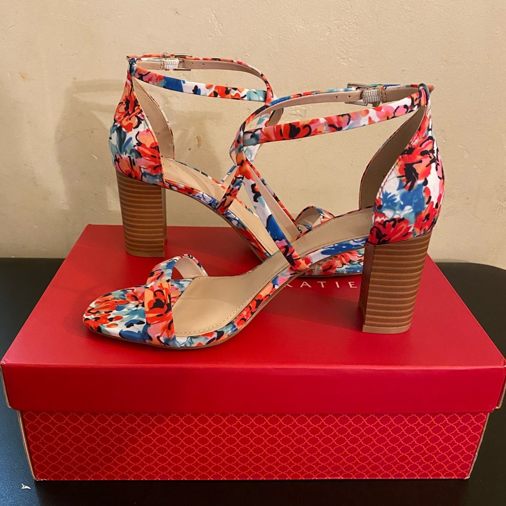 NIB: Kelly & Katie Daton Sandal - Picture 5 of 7